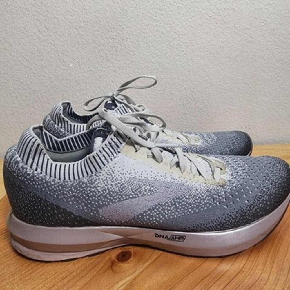 Brooks Levitate 2 Shoes Womens Size 9.5 Gray Knit Running Sneakers 1202791B060